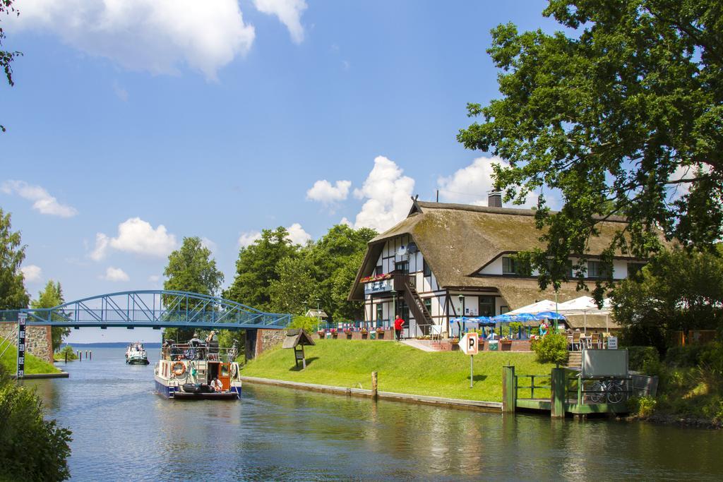 Hotel & Restaurant Lenzer Krug Malchow  Exterior photo